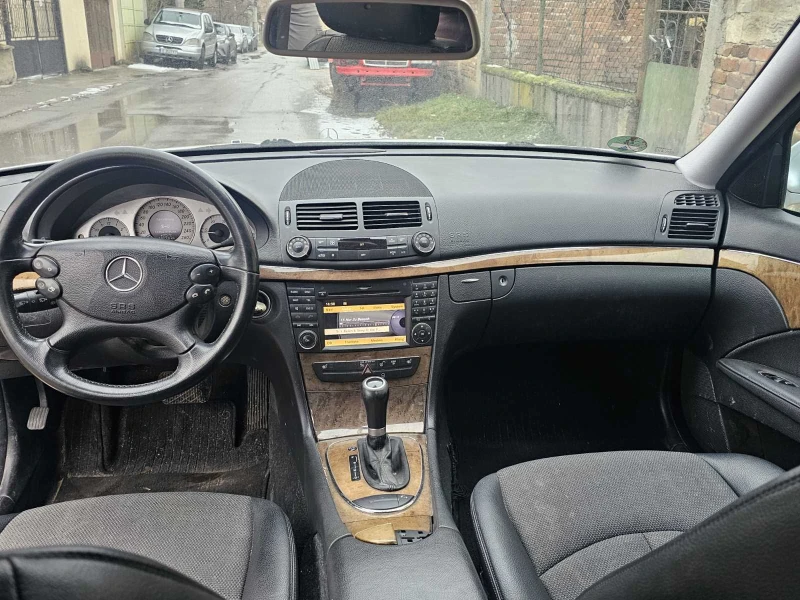 Mercedes-Benz E 220 2.2CDI AVANGARD, снимка 7 - Автомобили и джипове - 53195968
