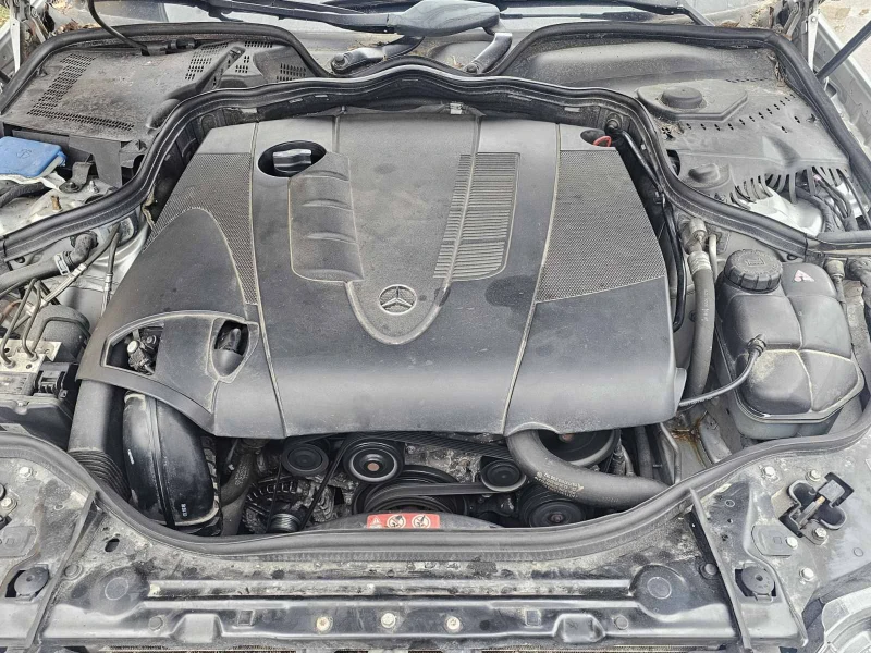 Mercedes-Benz E 220 2.2CDI AVANGARD, снимка 5 - Автомобили и джипове - 53195968