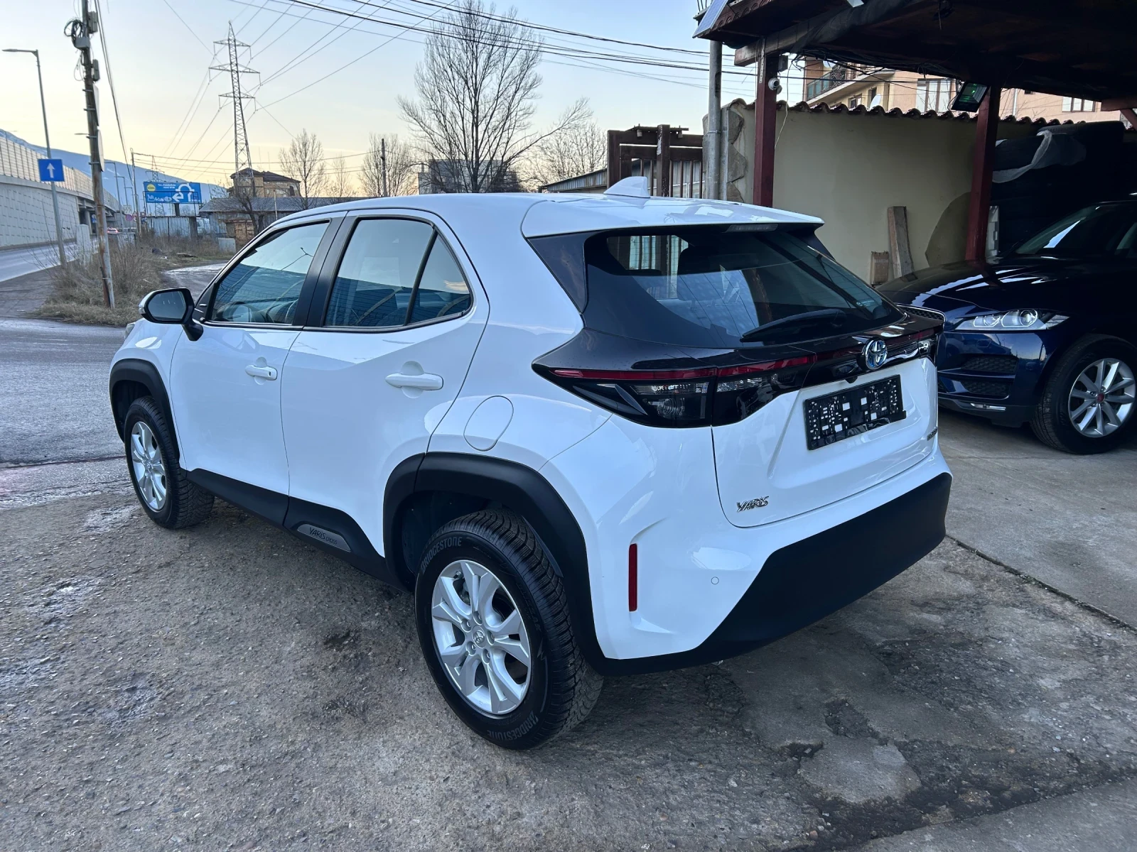 Toyota Yaris Cross 1.5 HYBRID - изображение 2