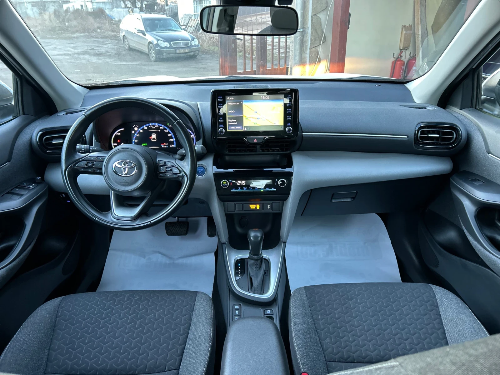 Toyota Yaris Cross 1.5 HYBRID - изображение 8