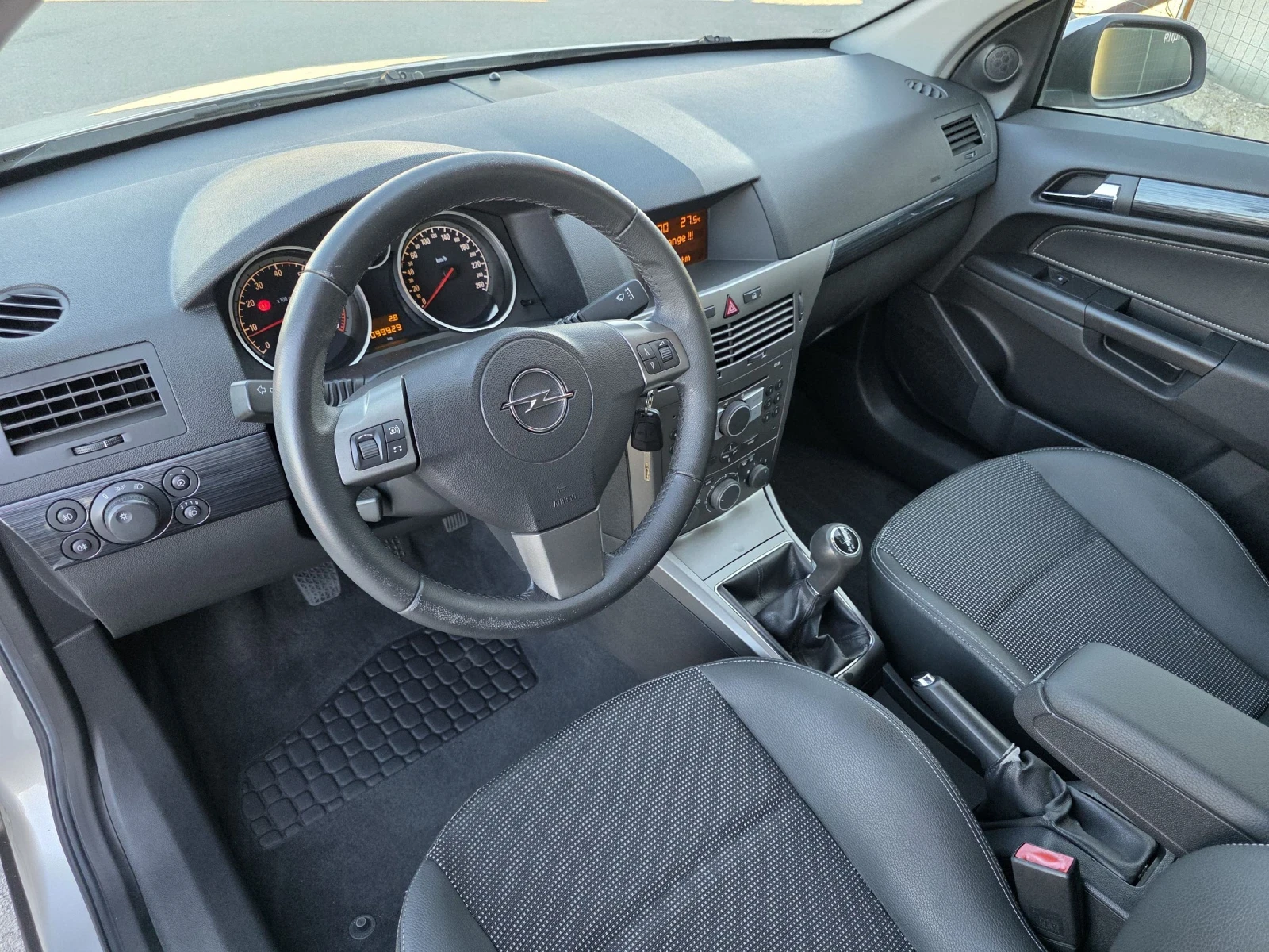 Opel Astra 1.6i 105k.s. 99000km. TOP | Mobile.bg — изображение 11