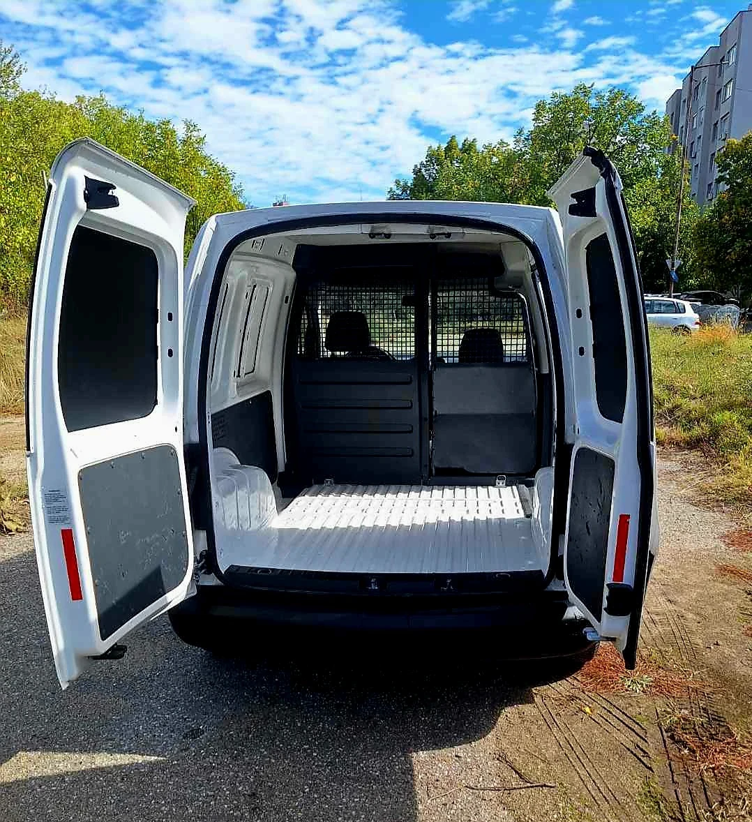 VW Caddy 1.6 TDI AVTOMAT - изображение 3