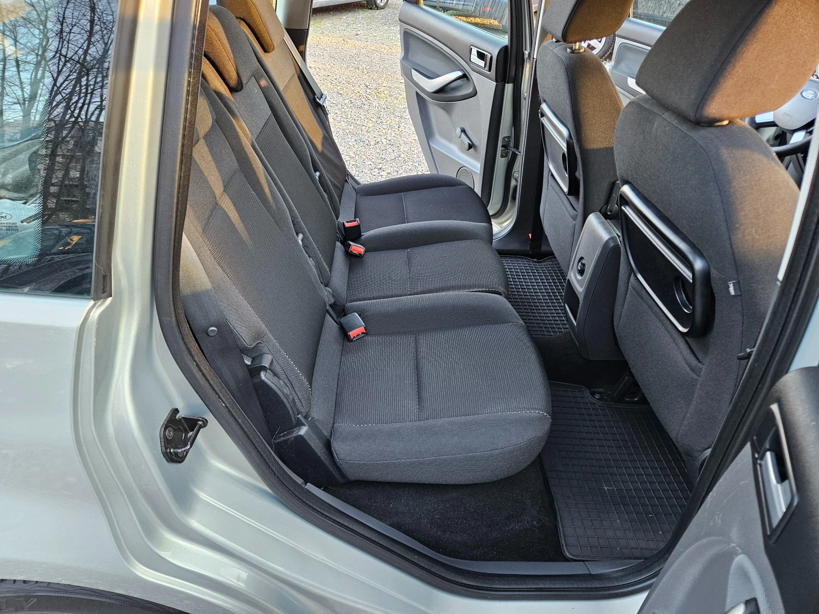 Ford C-max 1.6CDTI Facelift, снимка 11 - Автомобили и джипове - 54126903