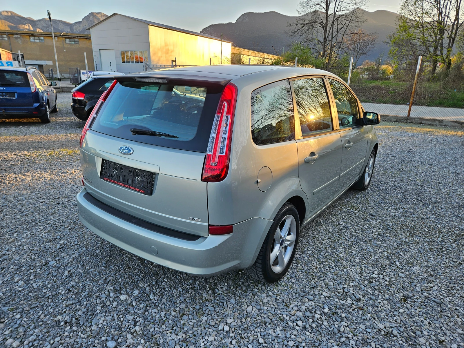 Ford C-max 1.6CDTI Facelift, снимка 3 - Автомобили и джипове - 54126903