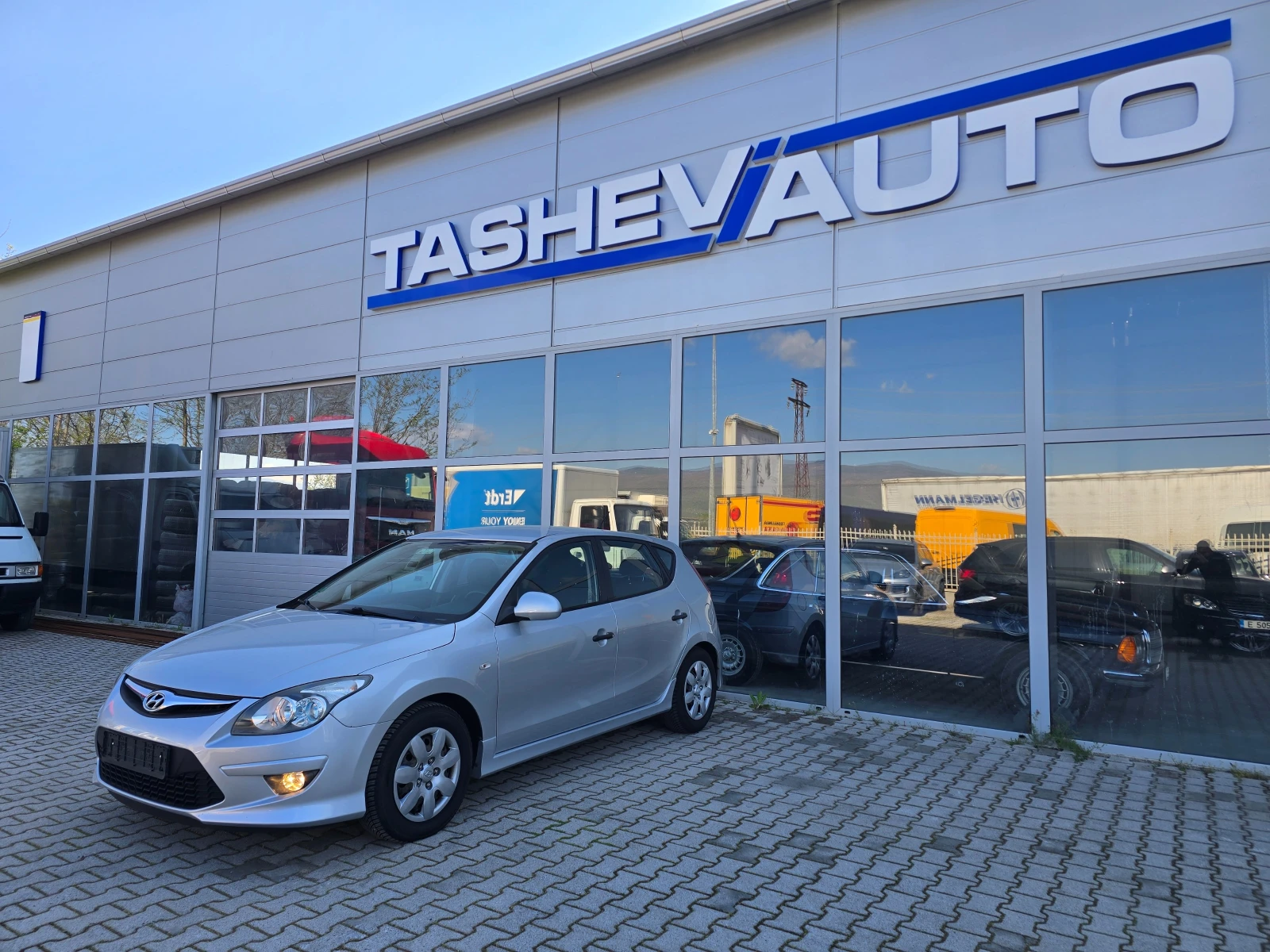 Hyundai I30 1.6 CRDi !! 6-скорости !!, снимка 4 - Автомобили и джипове - 54210713