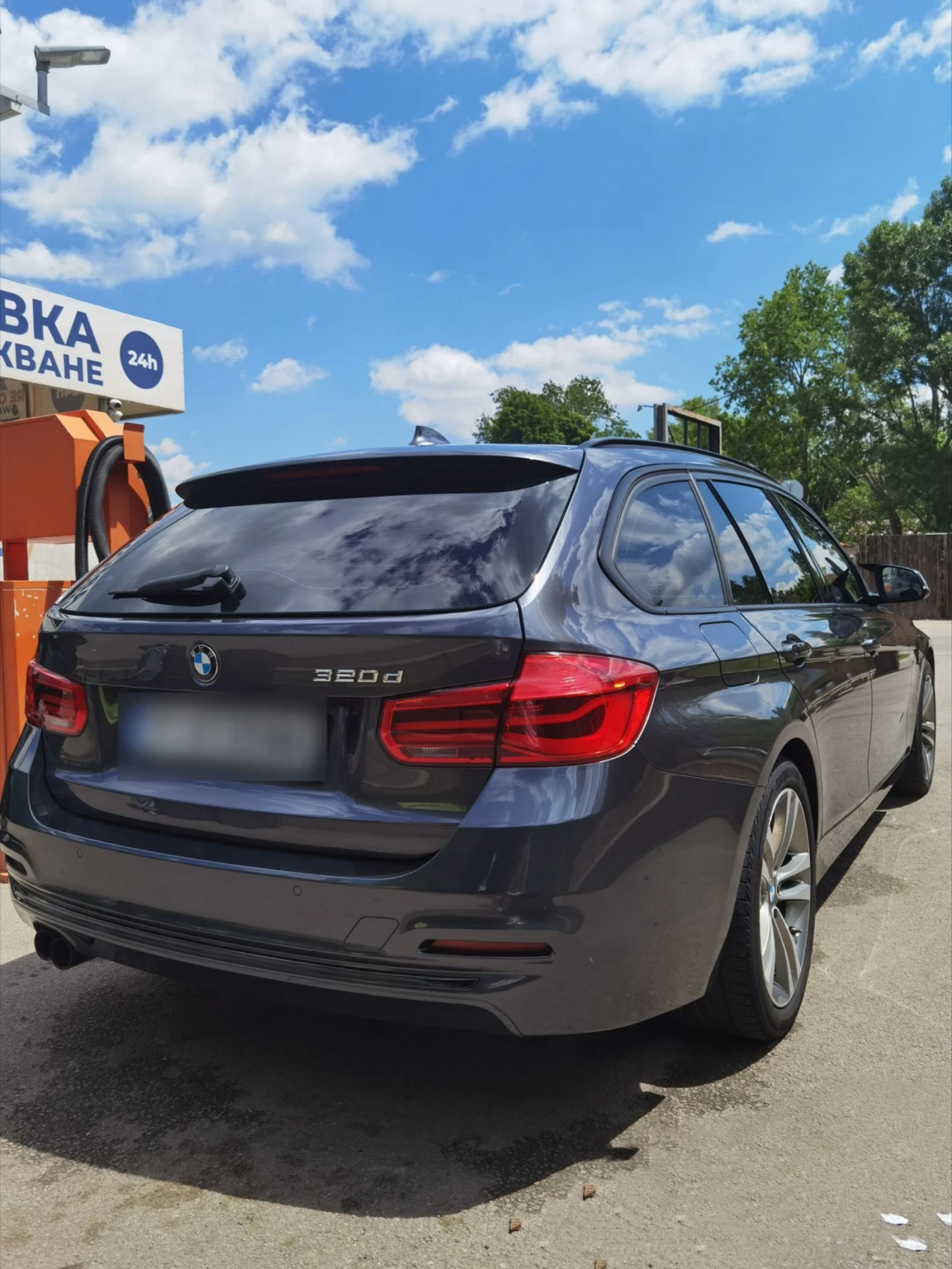 BMW 320 D на задно, снимка 5 - Автомобили и джипове - 54372293