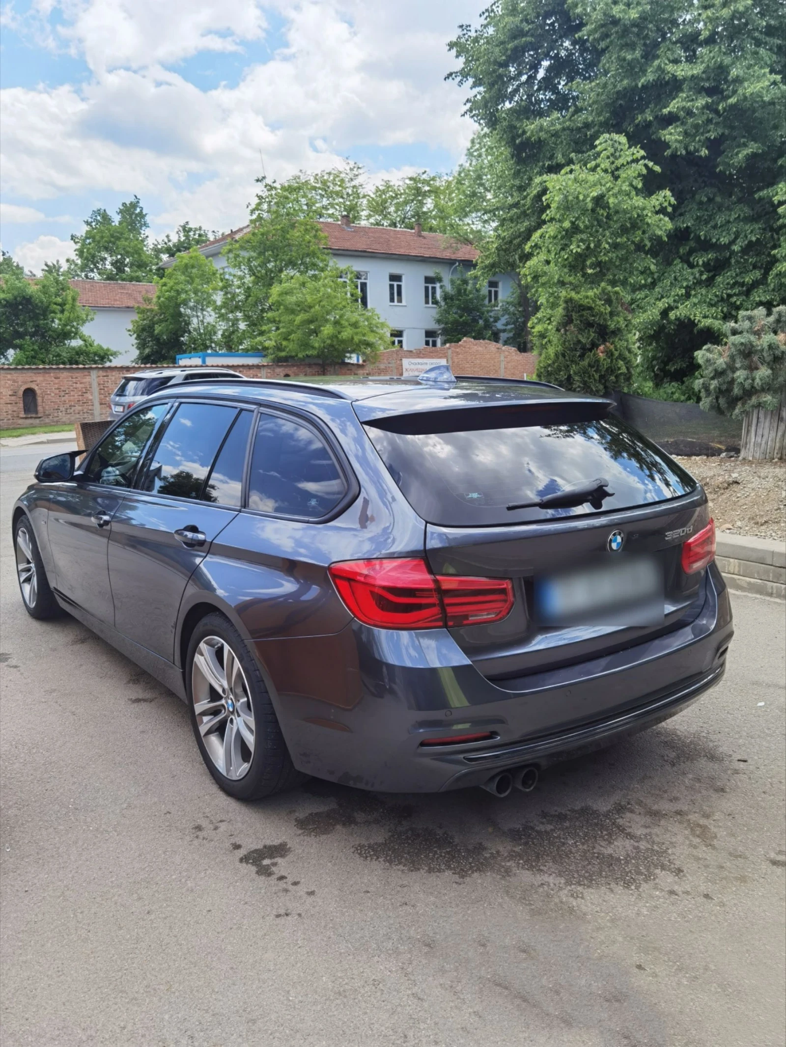 BMW 320 D на задно, снимка 4 - Автомобили и джипове - 54372293