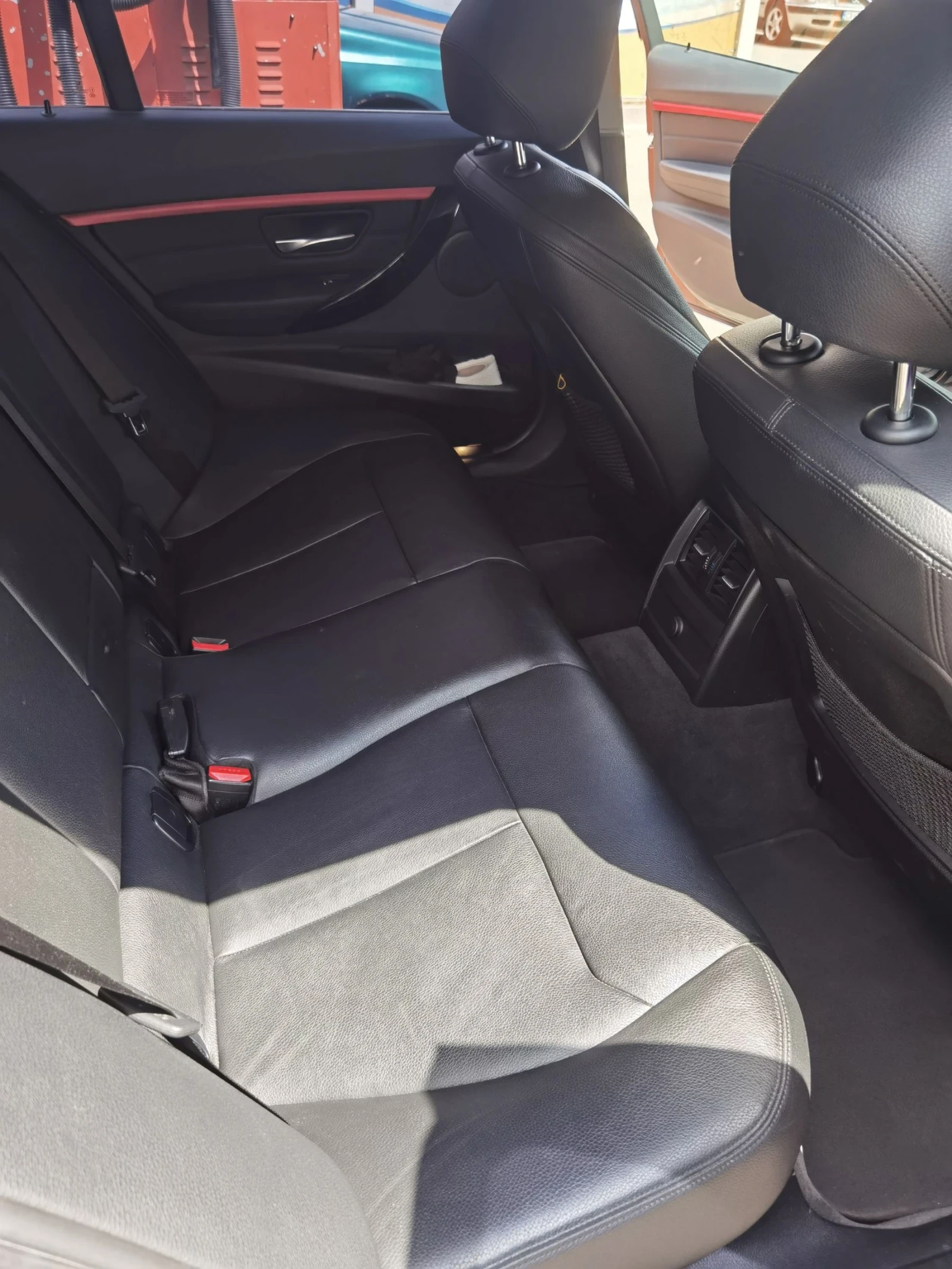 BMW 320 D на задно, снимка 9 - Автомобили и джипове - 54372293
