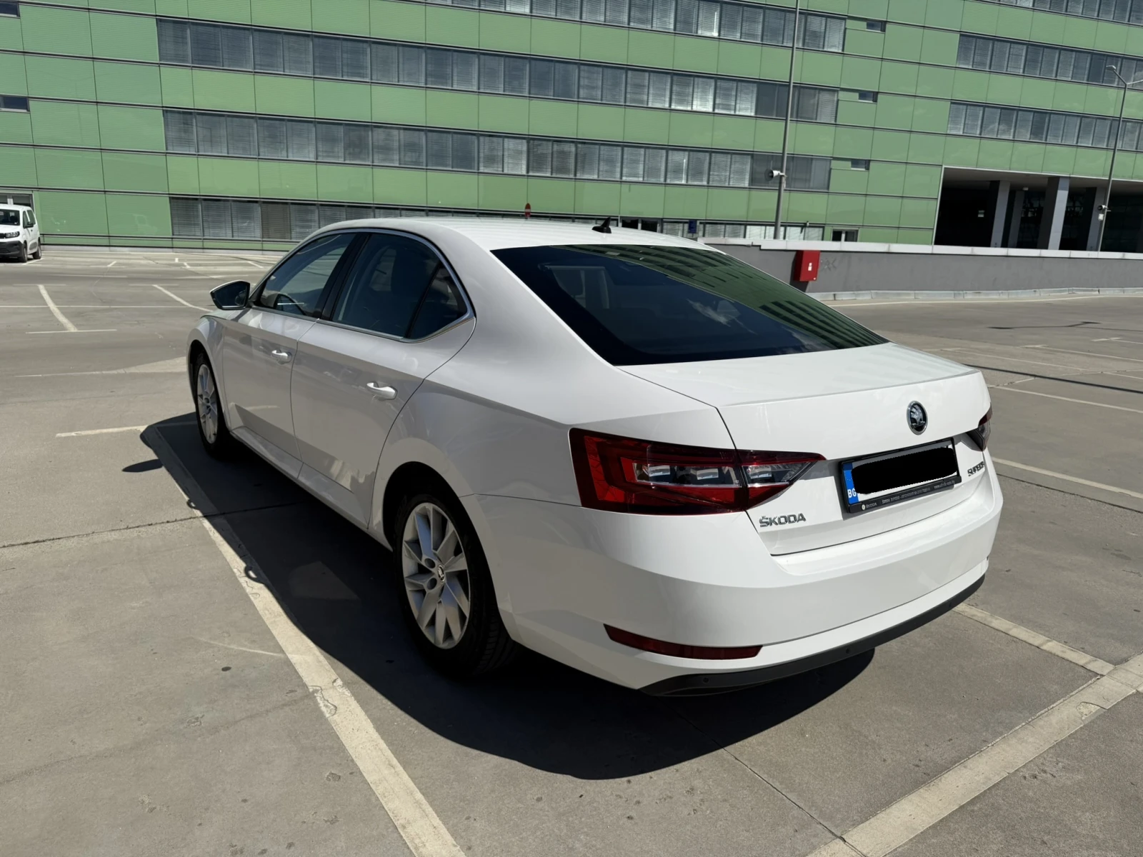 Skoda Superb 2.0 TDI (190 к.с.) | Изрядна, снимка 4 - Автомобили и джипове - 54743880