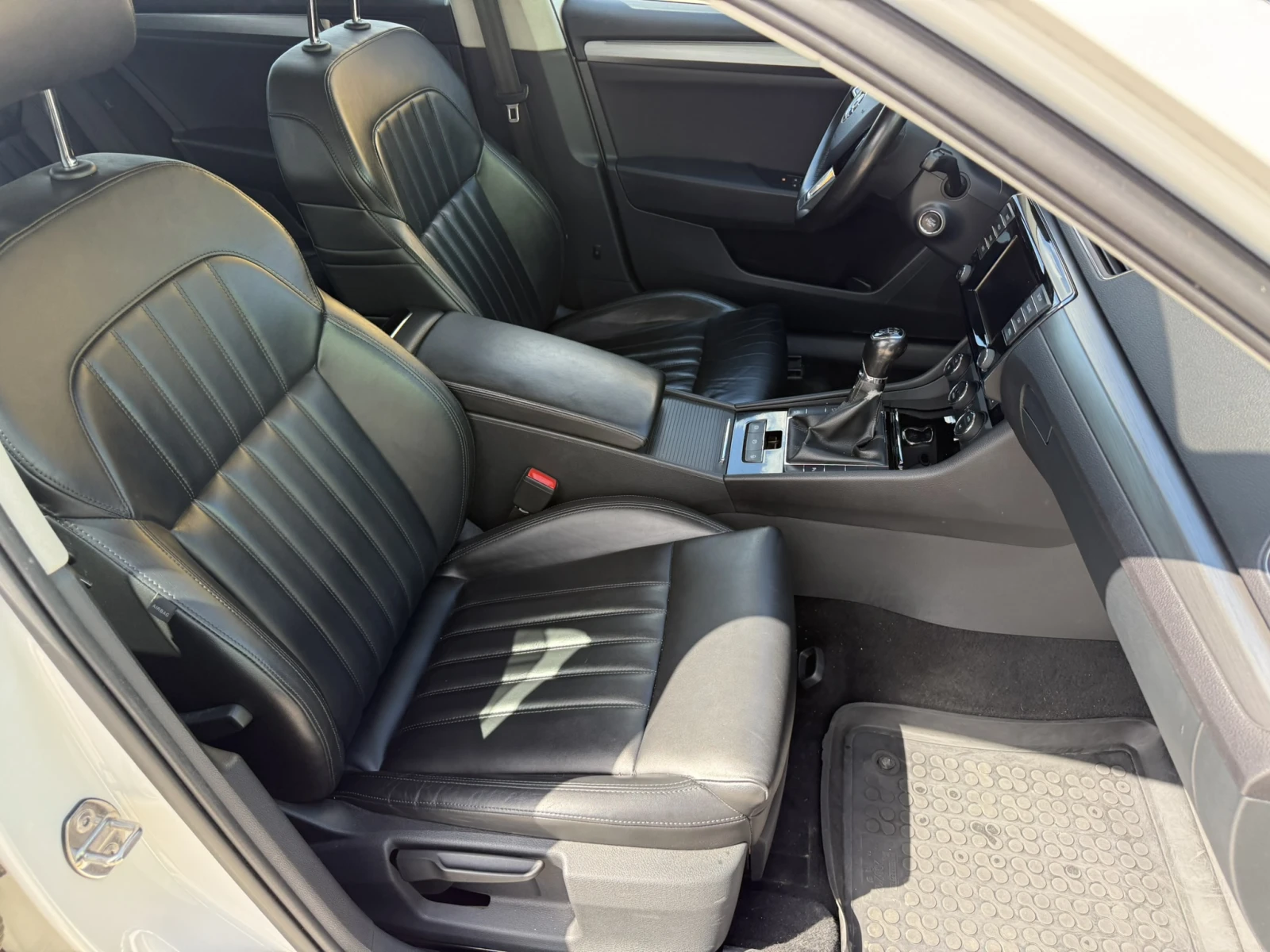 Skoda Superb 2.0 TDI (190 к.с.) | Изрядна, снимка 9 - Автомобили и джипове - 54743880