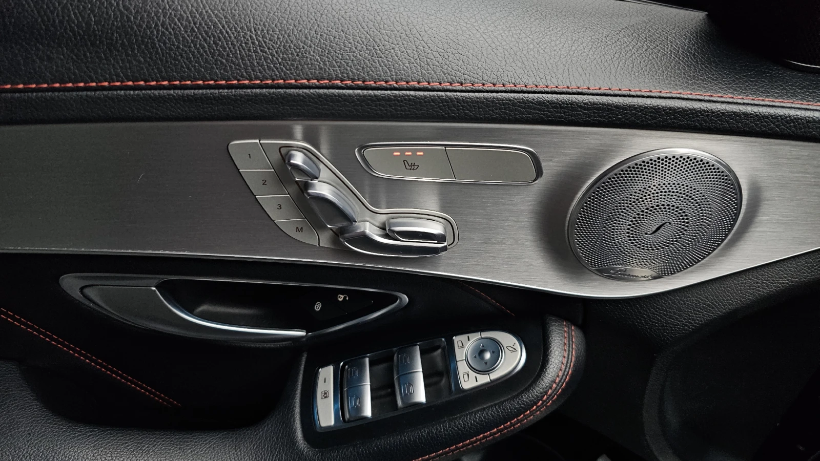 Mercedes-Benz C 43 AMG HUD* BURMASTER* ALCANTARA* KEYLESS* КРАЙНА ЦЕНА, снимка 14 - Автомобили и джипове - 55235827