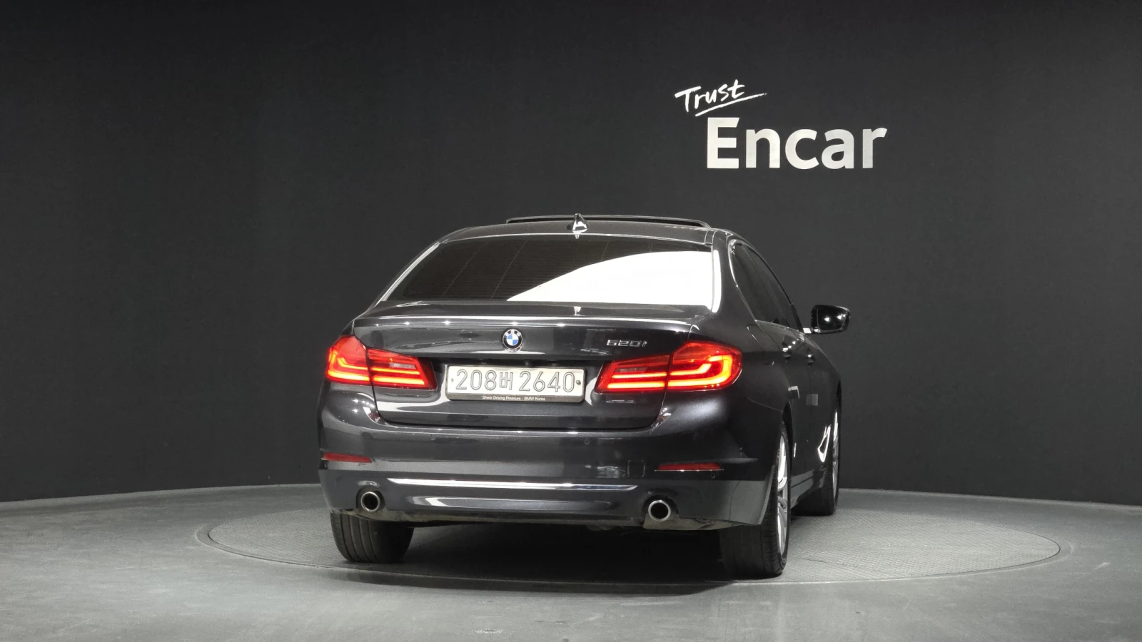 BMW 520 ЕЛ. БАГАЖНИК* HUD* BLIND SPOT* ЛЮК* КРАЙНА ЦЕНА, снимка 4 - Автомобили и джипове - 55344731