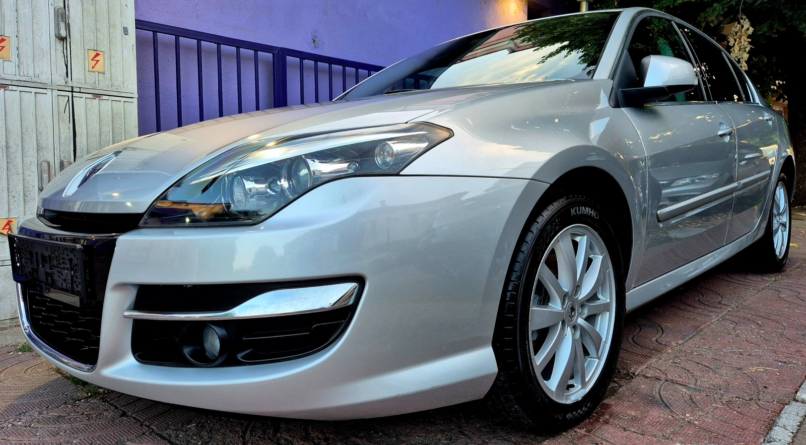 Renault Laguna 2.0i-FACE LIFT- 6speed-кожа-нави, снимка 8 - Автомобили и джипове - 55426530