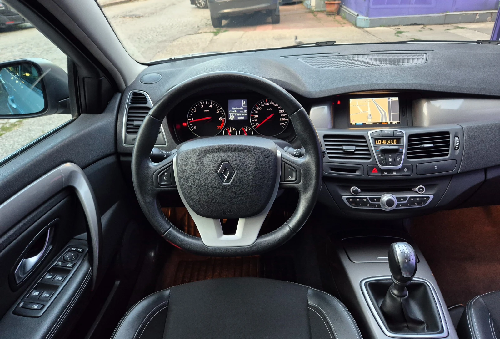 Renault Laguna 2.0i-FACE LIFT- 6speed-кожа-нави, снимка 14 - Автомобили и джипове - 55426530