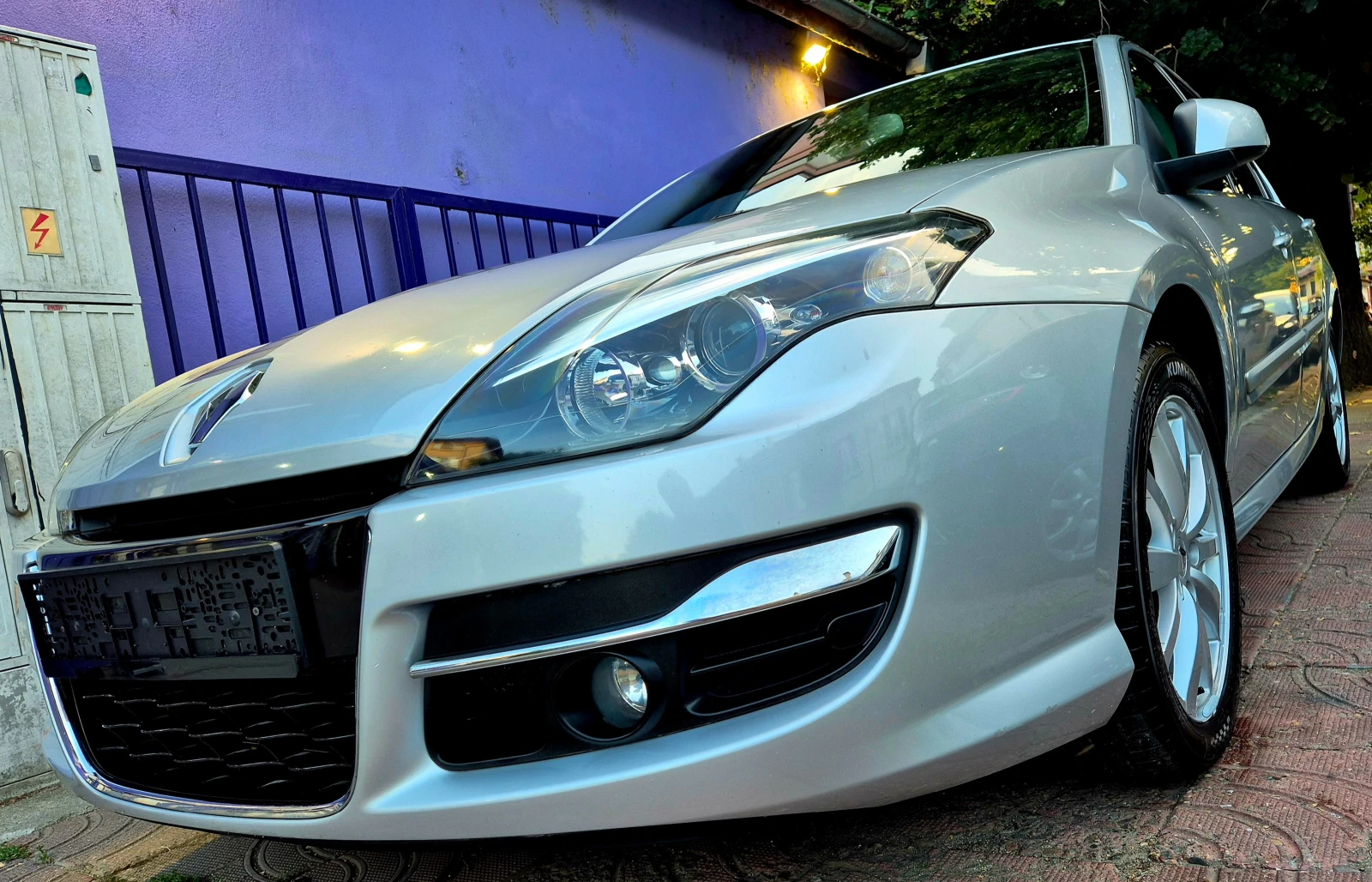 Renault Laguna 2.0i-FACE LIFT- 6speed-кожа-нави, снимка 10 - Автомобили и джипове - 55426530