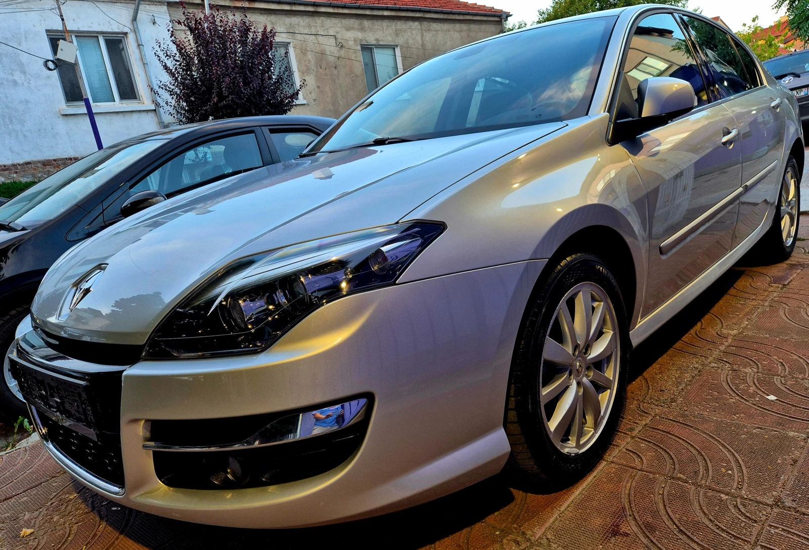 Renault Laguna 2.0i-FACE LIFT- 6speed-кожа-нави