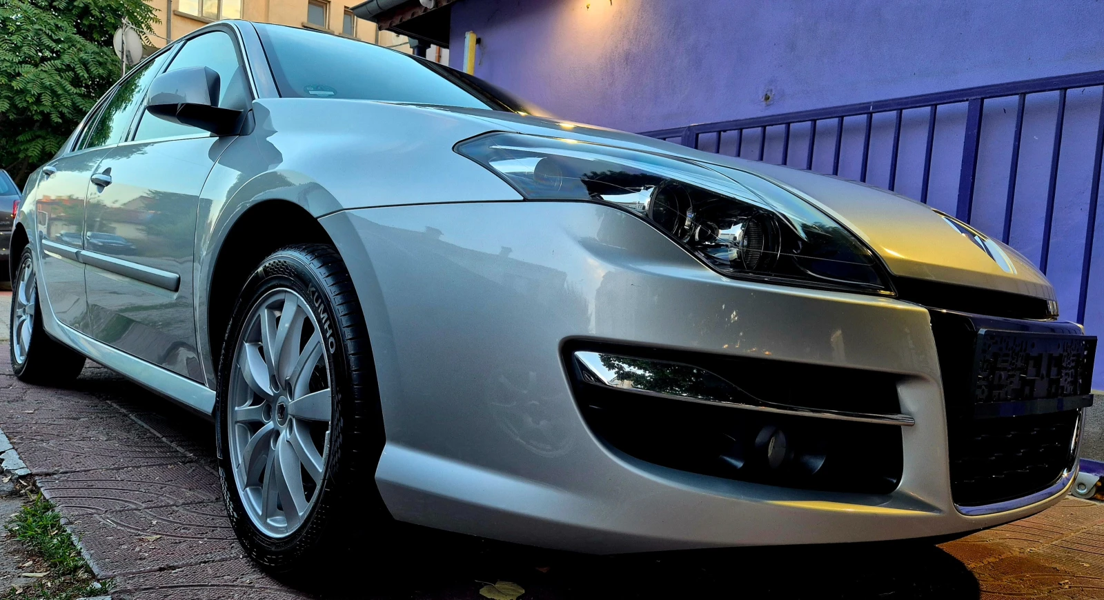 Renault Laguna 2.0i-FACE LIFT- 6speed-кожа-нави, снимка 2 - Автомобили и джипове - 55426530