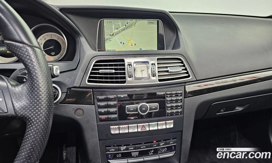 Mercedes-Benz E 200 Cabriolet, снимка 14 - Автомобили и джипове - 55794789