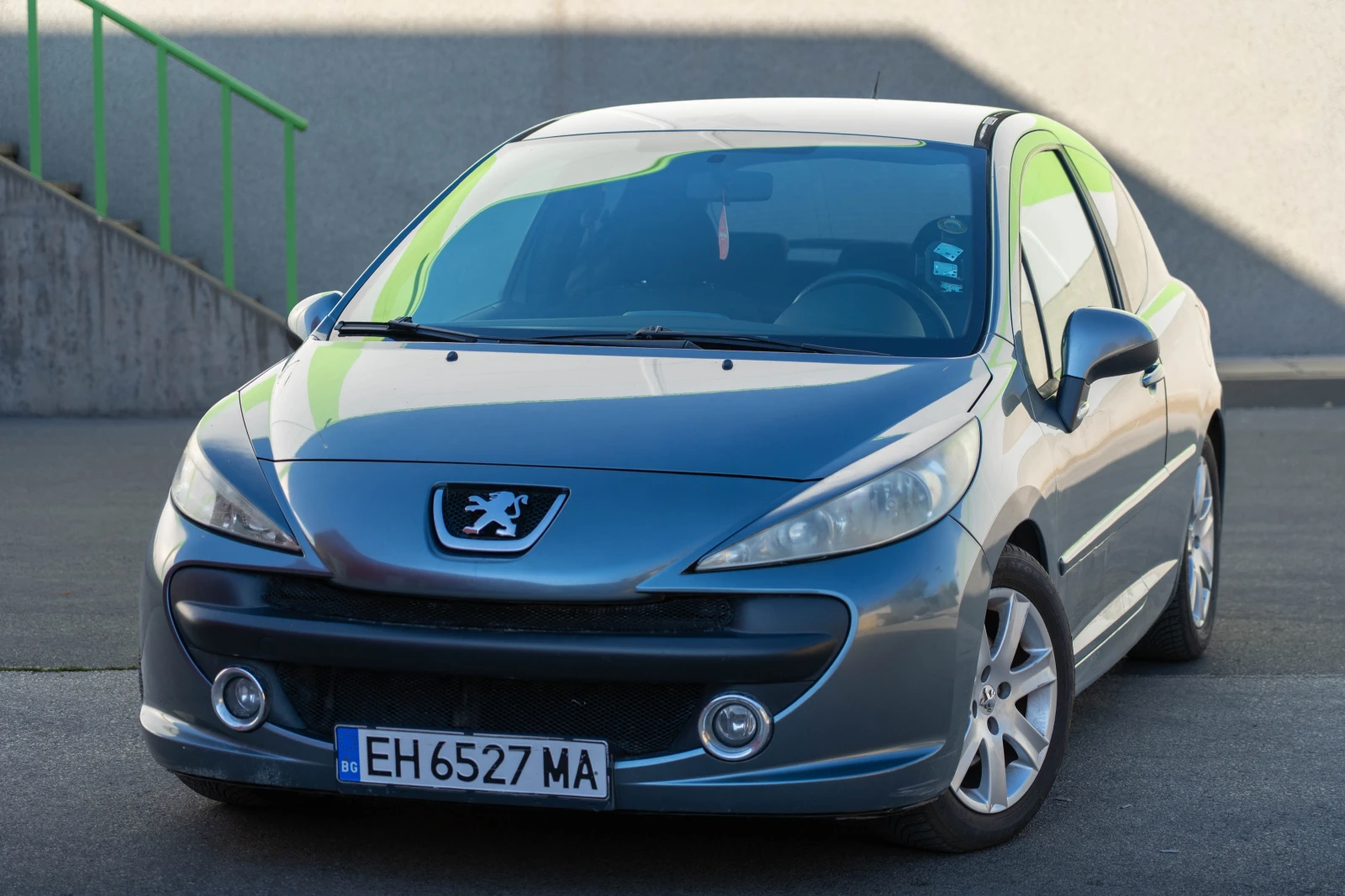 Peugeot 207 1.6i 120кс