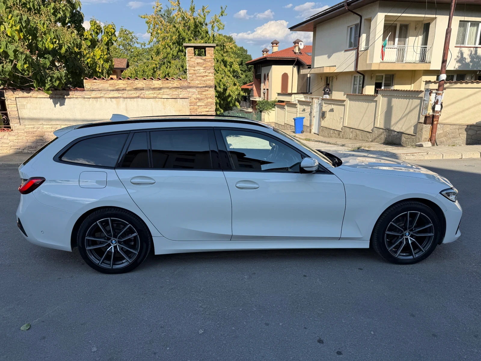 BMW 320 320d Mild hibryd Само на задно, снимка 2 - Автомобили и джипове - 56171262