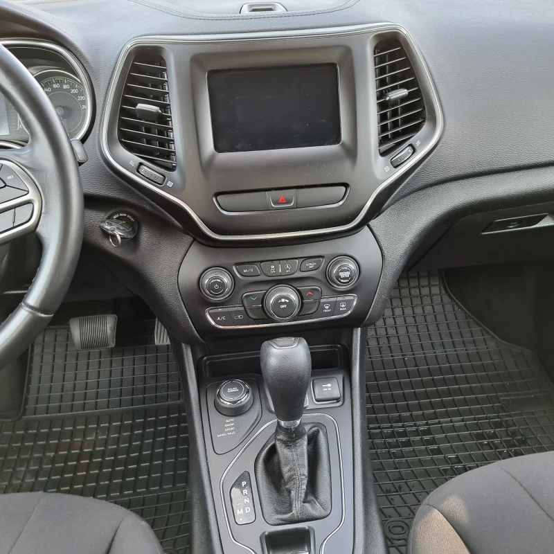 Jeep Cherokee 2.4 MultiAir 4x4, снимка 8 - Автомобили и джипове - 47262967