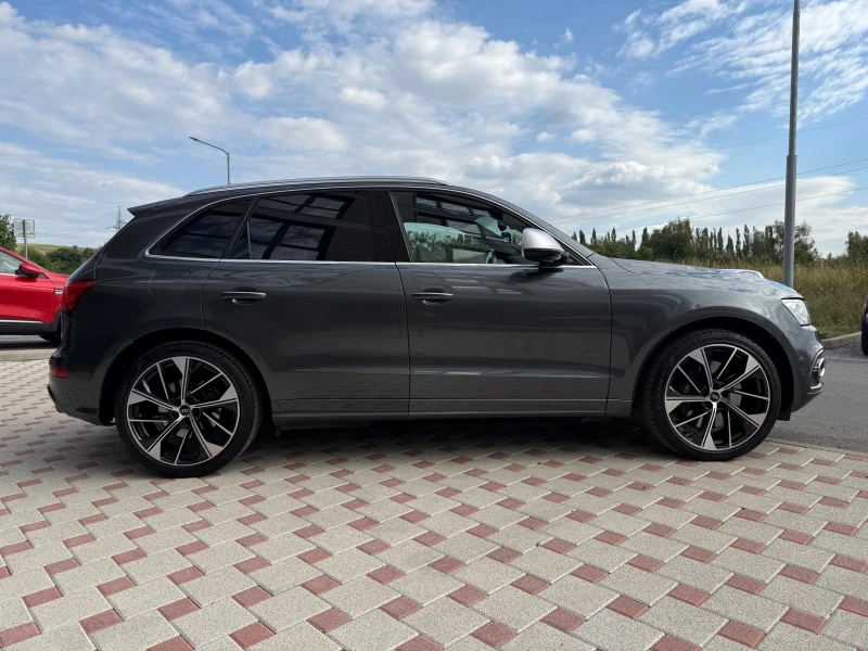Audi SQ5 Competition, Keyless, Distronic, Panorama, CarPlay, снимка 4 - Автомобили и джипове - 51466881