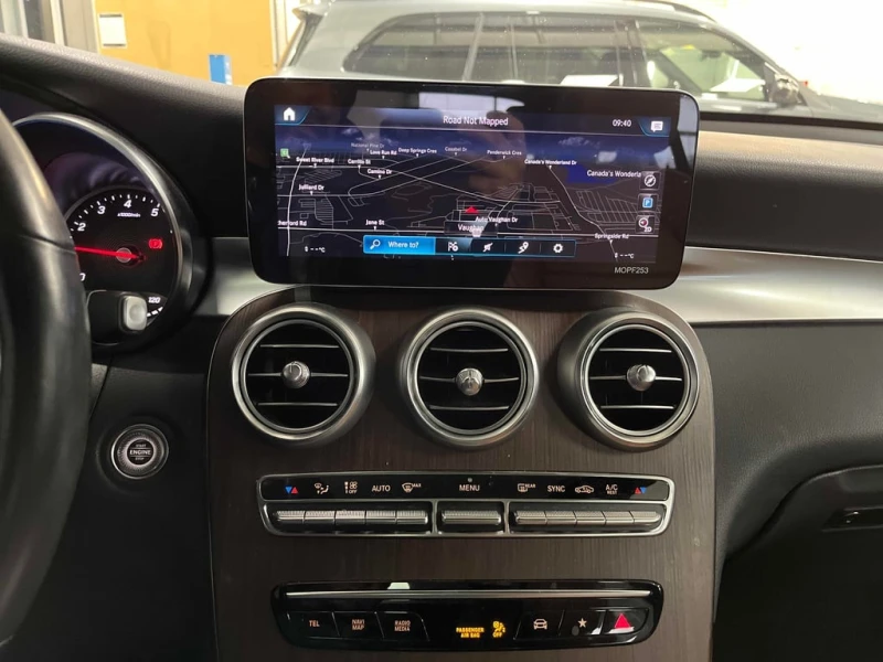 Mercedes-Benz GLC * 300 * CARFAX * БЕЗ ПЪРВОНАЧАЛНА ВНОСКА, снимка 8 - Автомобили и джипове - 53194063