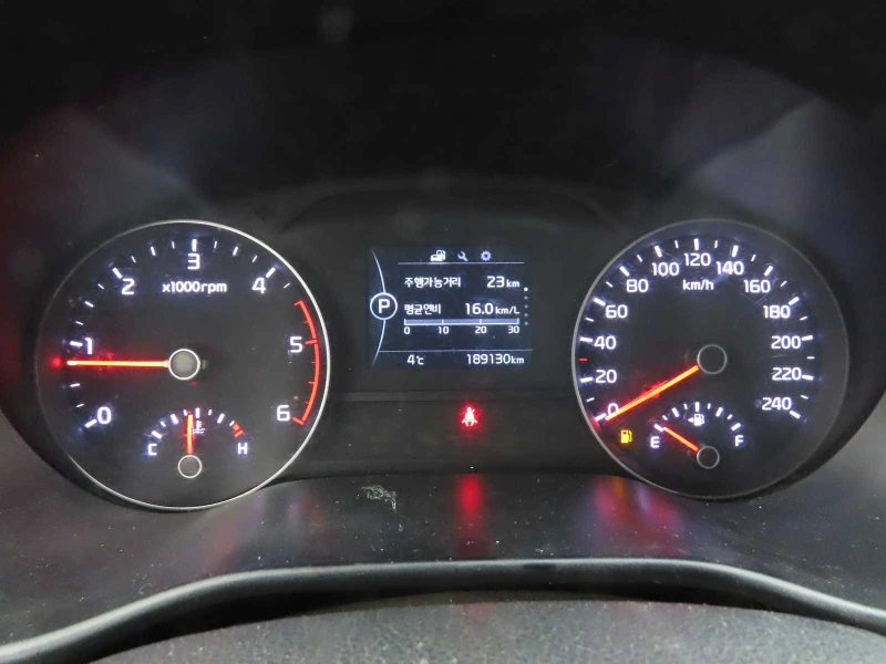 Kia Sportage 1.7 CRDi , снимка 8 - Автомобили и джипове - 53418585