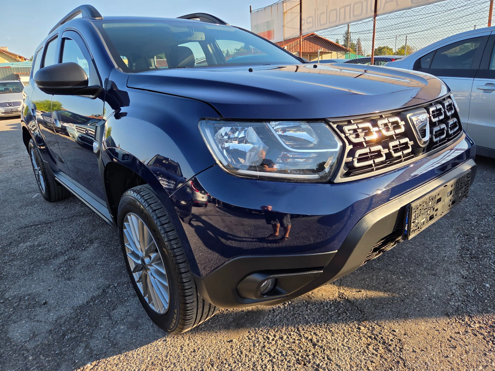 Dacia Duster 1.6I GAZ - изображение 2