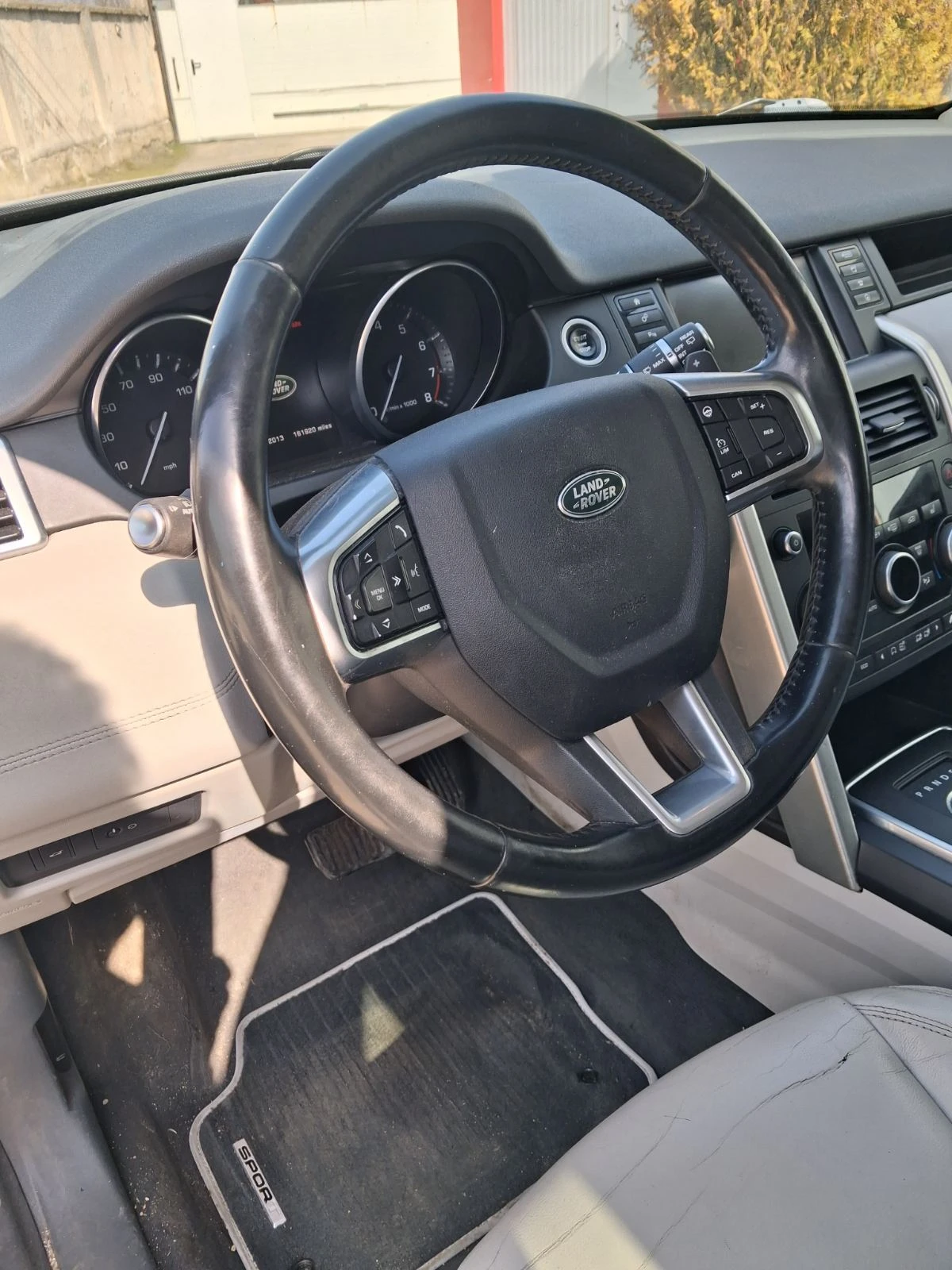 Land Rover Discovery Sport 2.0 AWD бензин, снимка 13 - Автомобили и джипове - 53711769