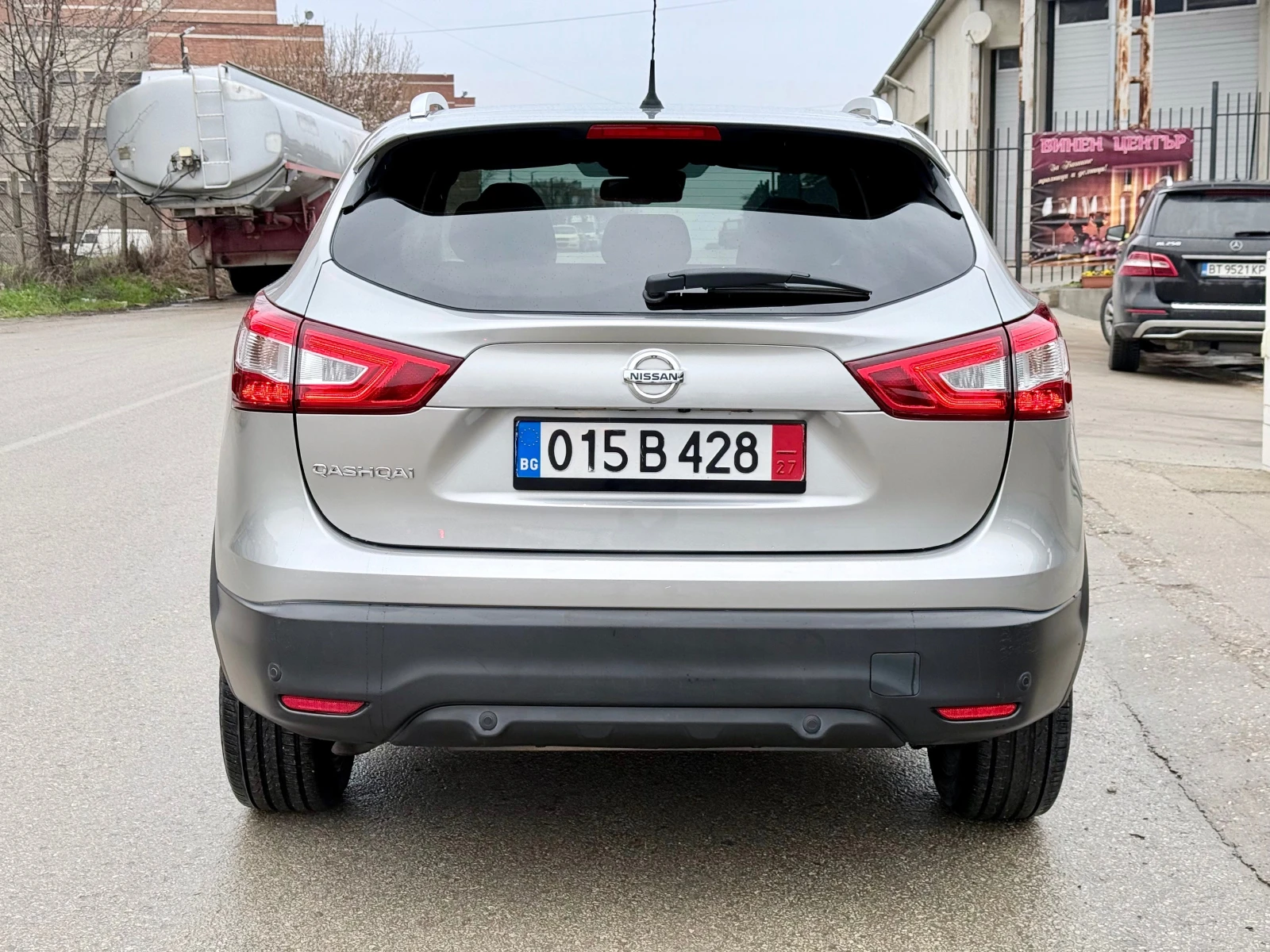 Nissan Qashqai 1.6DCI* TEKNA* Автомат* Euro6B* 360Камери* Full* Л, снимка 3 - Автомобили и джипове - 54072436