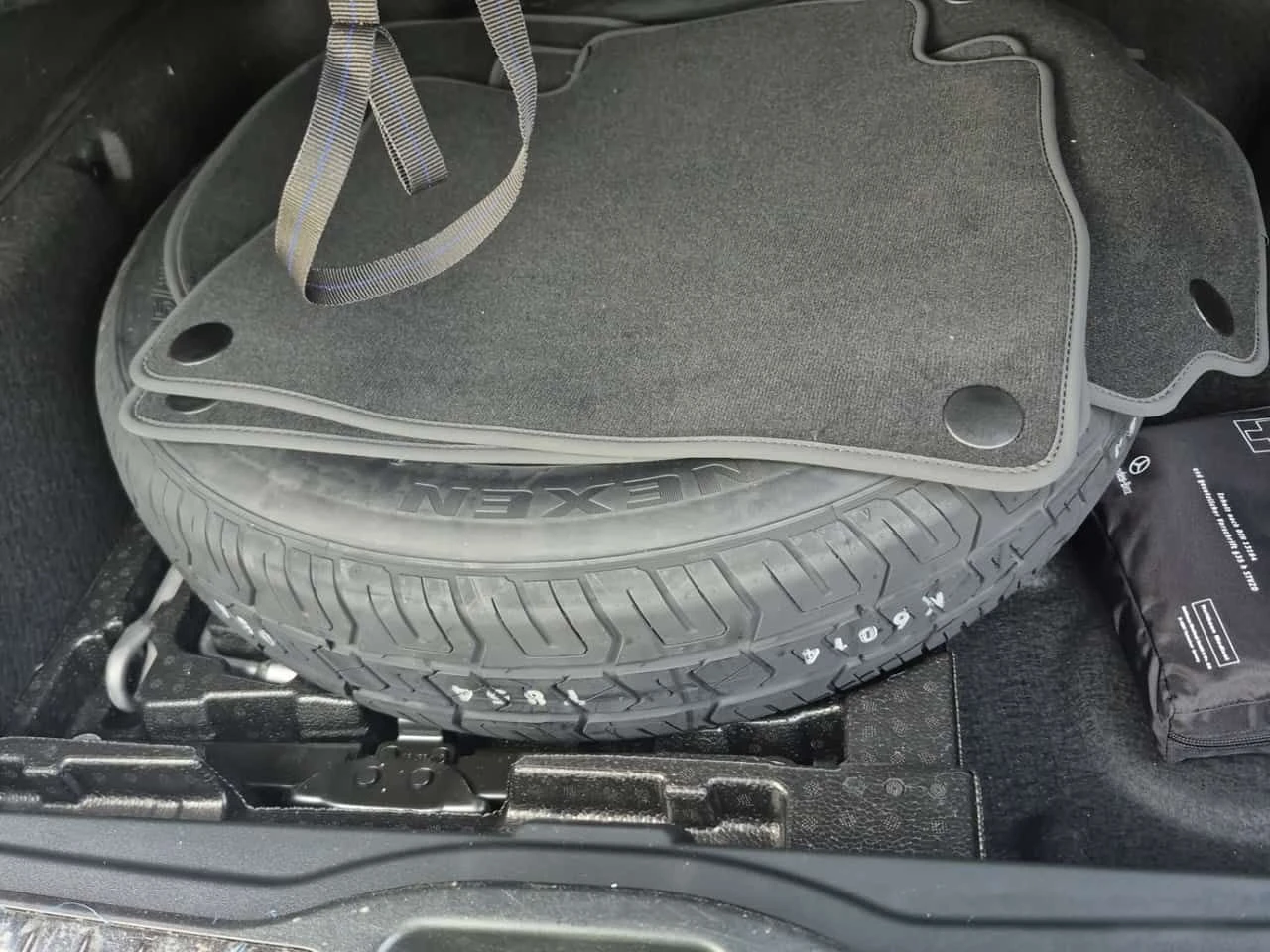 Mercedes-Benz GLE 350 * ДИСТРОНИК* ПОДГРЕВ* ПАНОРАМА* , снимка 15 - Автомобили и джипове - 54120221