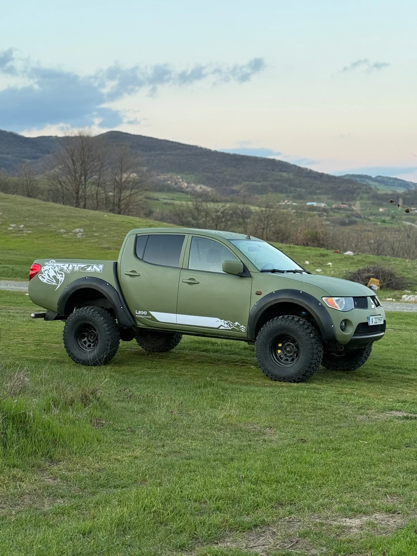 Mitsubishi L200 2.5, снимка 5 - Автомобили и джипове - 54239672