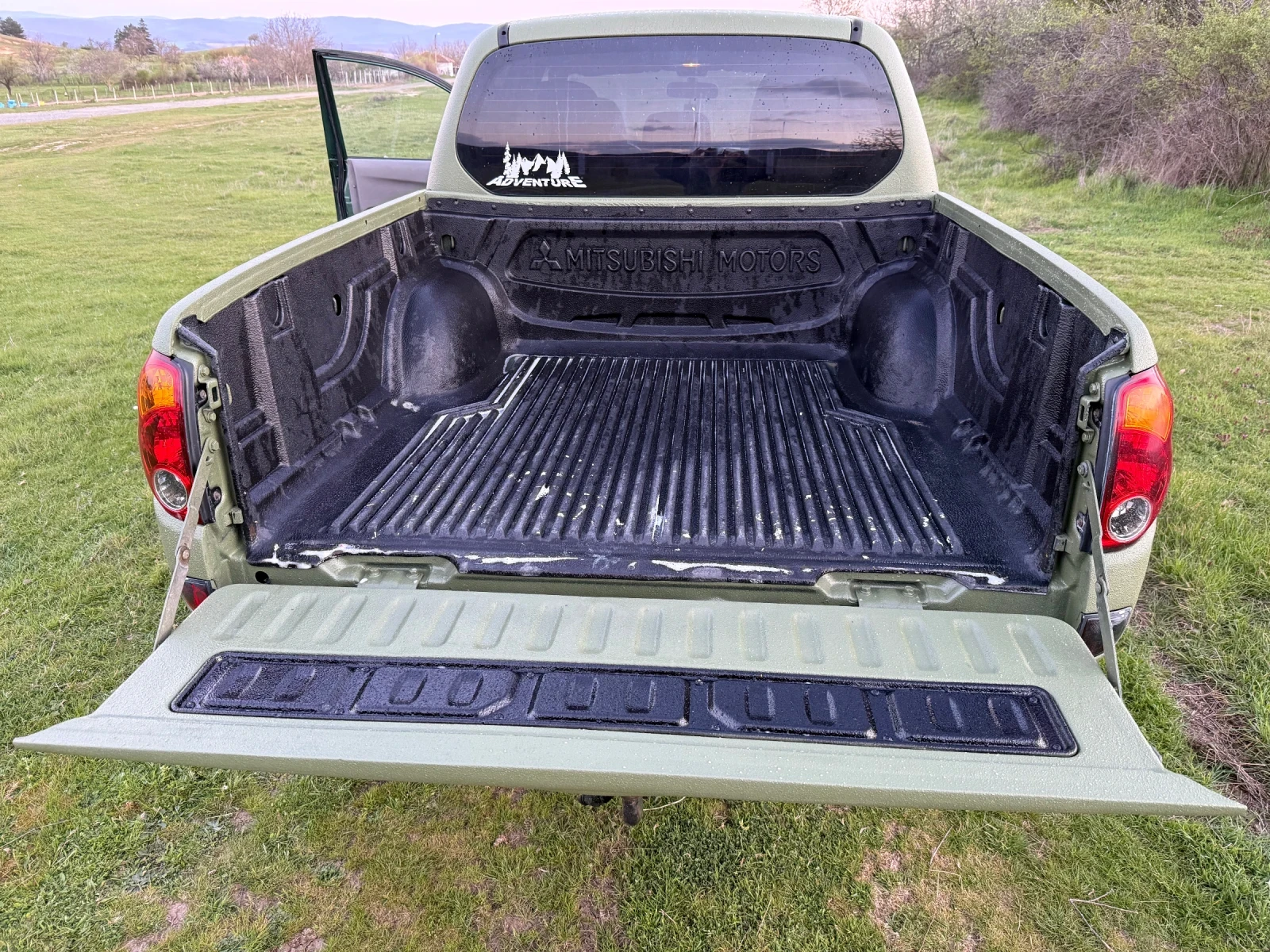 Mitsubishi L200 2.5, снимка 11 - Автомобили и джипове - 54239672