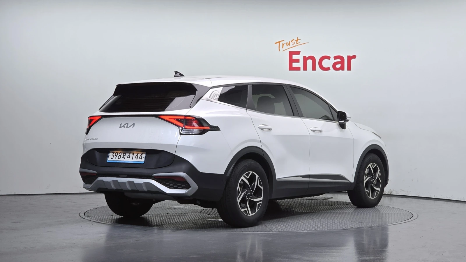 Kia Sportage 1.6 T-GDI Trendy | Адаптивен круиз | Навигация | К, снимка 2 - Автомобили и джипове - 54918921