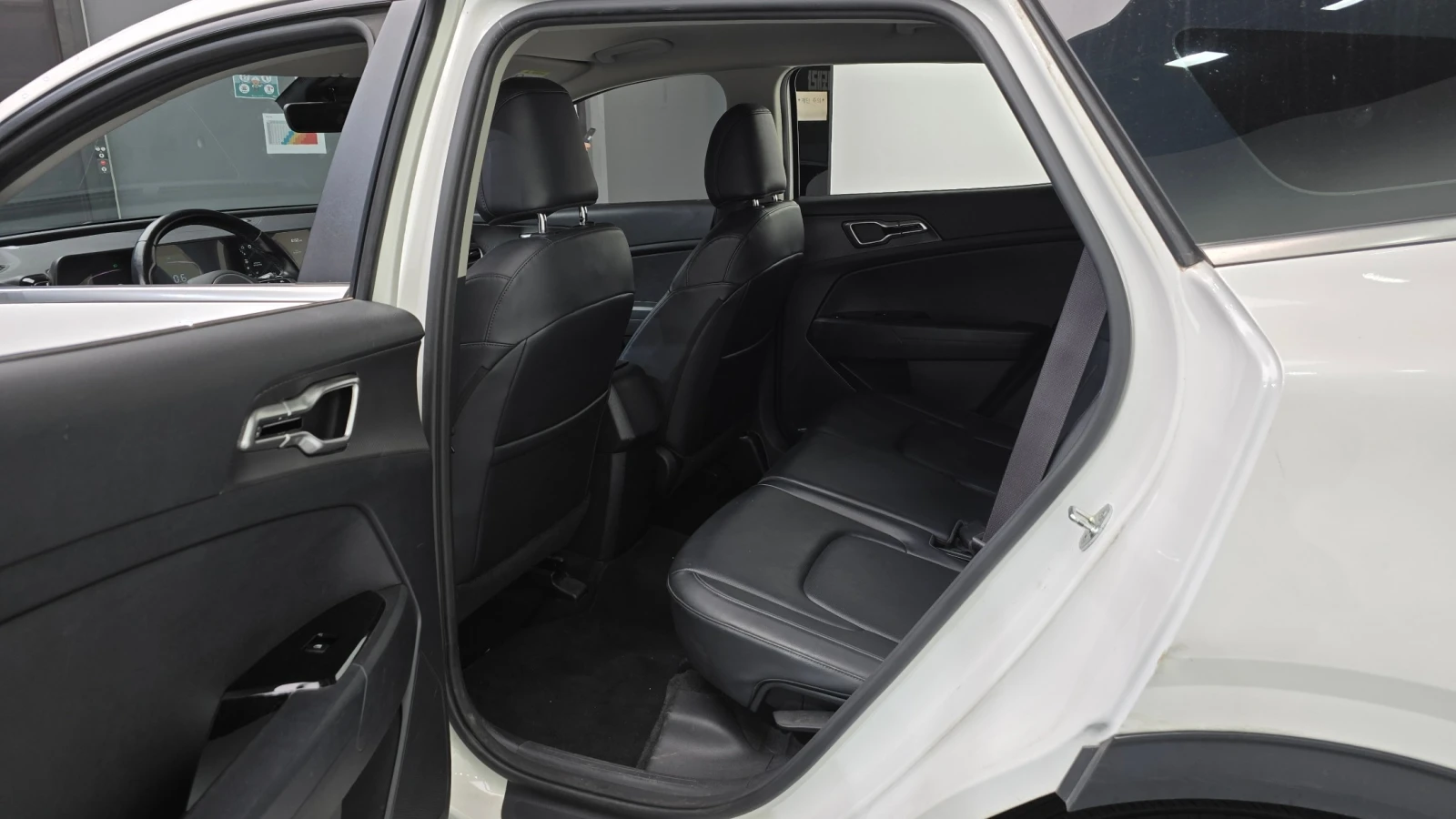 Kia Sportage 1.6 T-GDI Trendy | Адаптивен круиз | Навигация | К, снимка 16 - Автомобили и джипове - 54918921