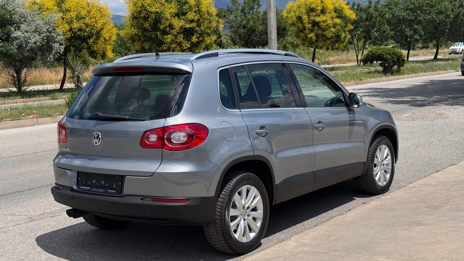 VW Tiguan 2.0TDI 140кс DSG 4MOTION* HIGHLINE* , снимка 5 - Автомобили и джипове - 55050025