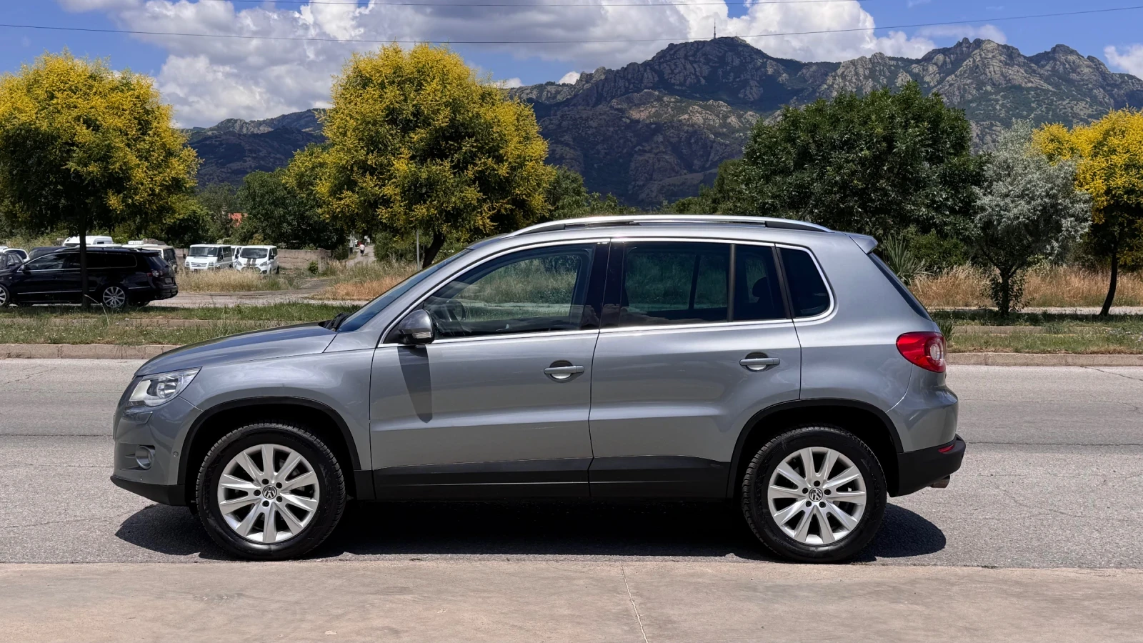 VW Tiguan 2.0TDI 140кс DSG 4MOTION* HIGHLINE* , снимка 2 - Автомобили и джипове - 55050025