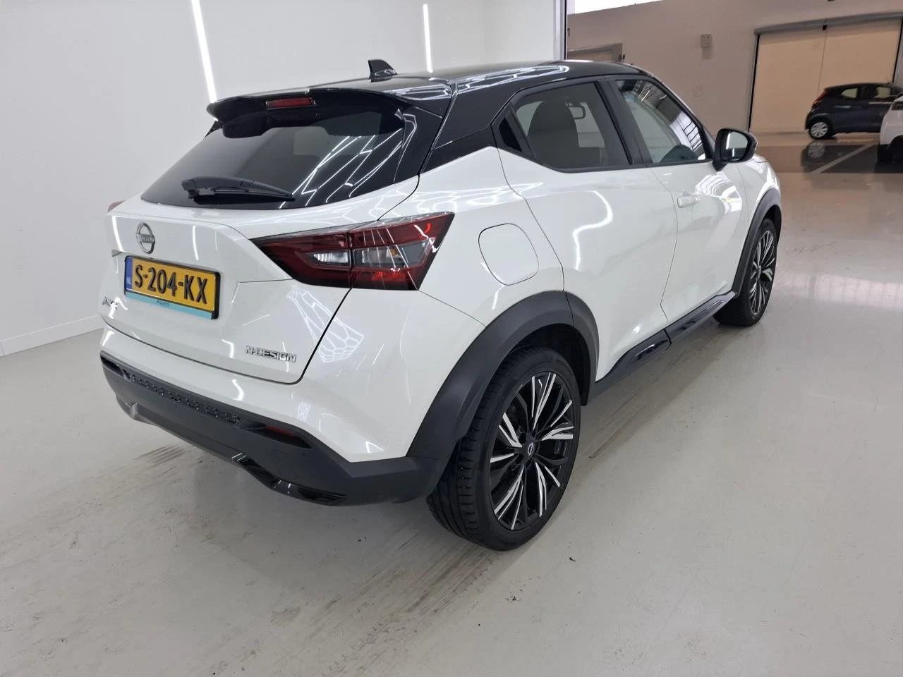 Nissan Juke 1.0 DIG-T N-Design, снимка 4 - Автомобили и джипове - 55294427
