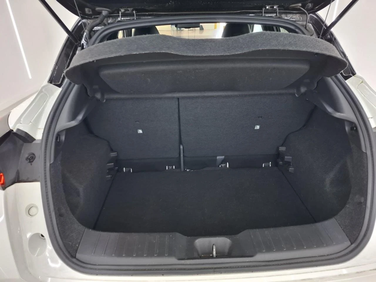 Nissan Juke 1.0 DIG-T N-Design, снимка 11 - Автомобили и джипове - 55294427