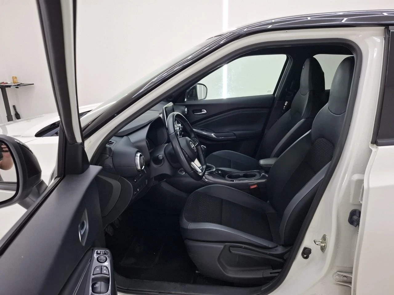 Nissan Juke 1.0 DIG-T N-Design, снимка 9 - Автомобили и джипове - 55294427