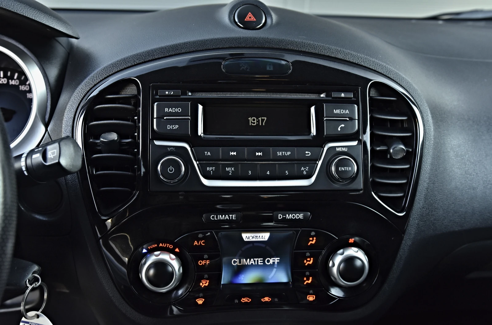 Nissan Juke 1.5 DCI 83000 km!!!!!!!, снимка 12 - Автомобили и джипове - 55989497