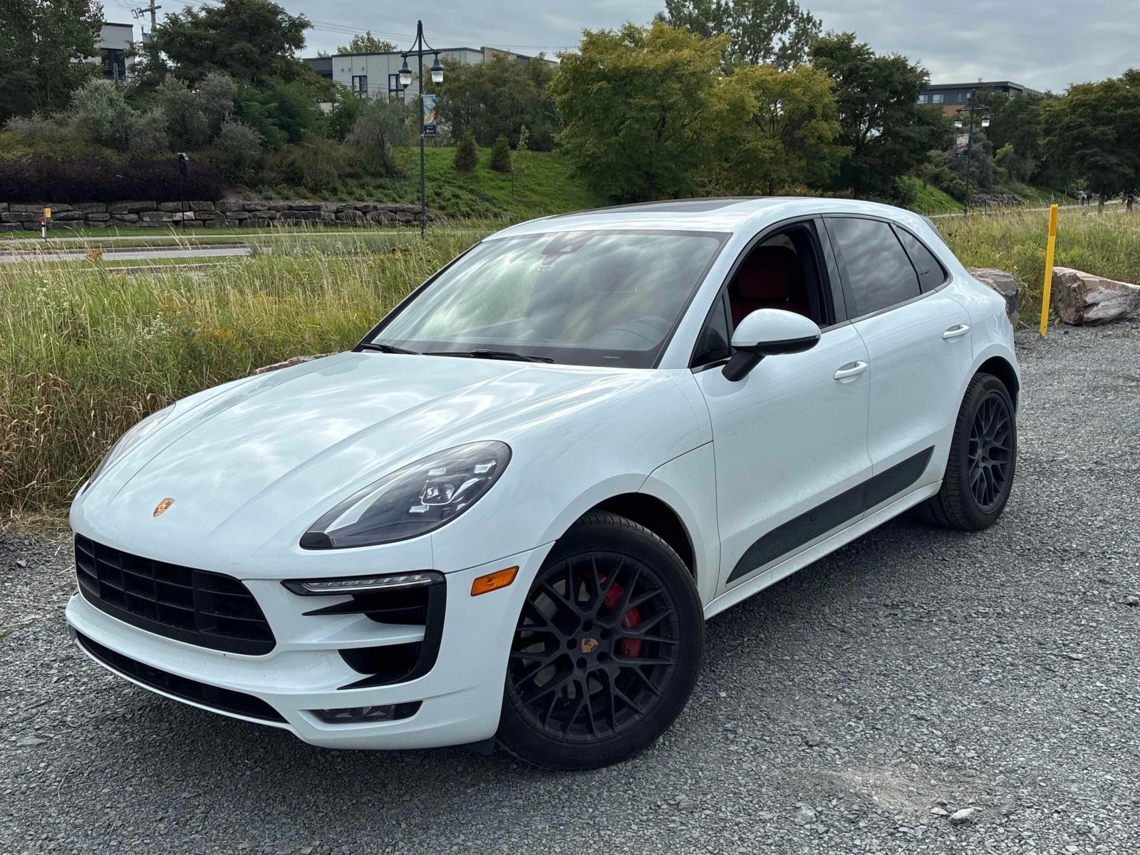 Porsche Macan * GTS * CARFAX * ОПЦИЯ ЗА ФИНАНСИРАНЕ, снимка 16 - Автомобили и джипове - 56114123