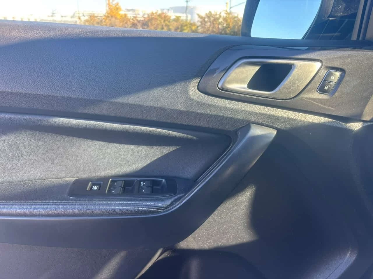 Ford Ranger * LARIAT 4WD SuperCrew 5' Box * CARFAX * ����  | Mobile.bg � ����������� 13