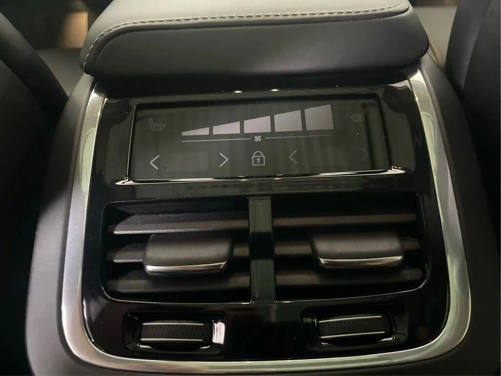 Volvo XC60, снимка 17 - Автомобили и джипове - 56737397