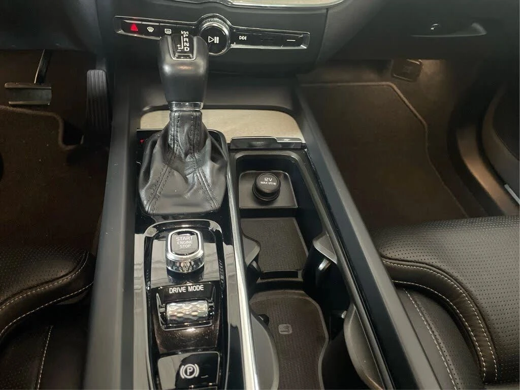 Volvo XC60, снимка 14 - Автомобили и джипове - 56737397