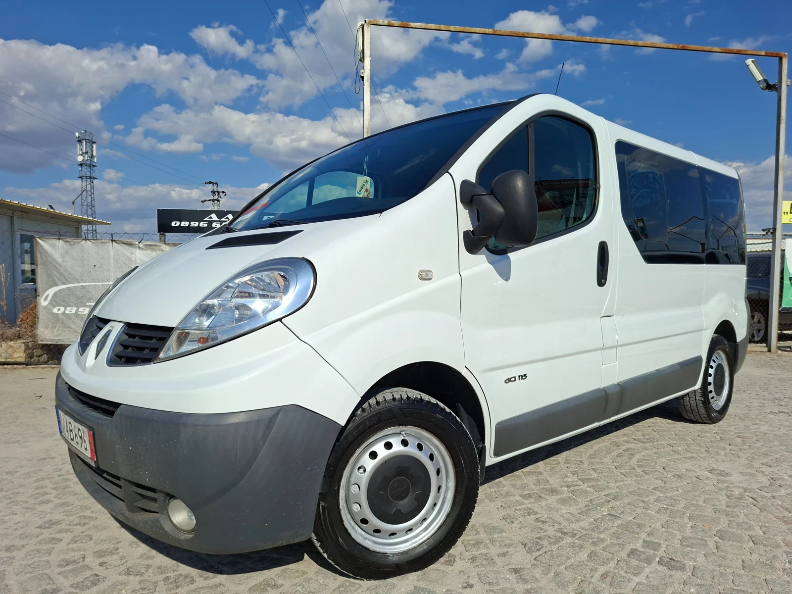 Renault Trafic 2.0D-115кс/9места/193000км