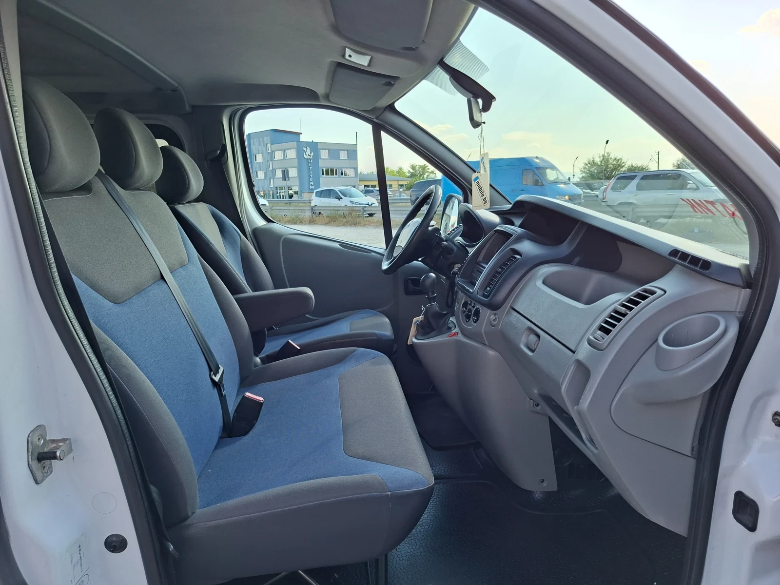 Renault Trafic 2.0D-115кс/9места/193000км, снимка 11 - Бусове и автобуси - 55666250