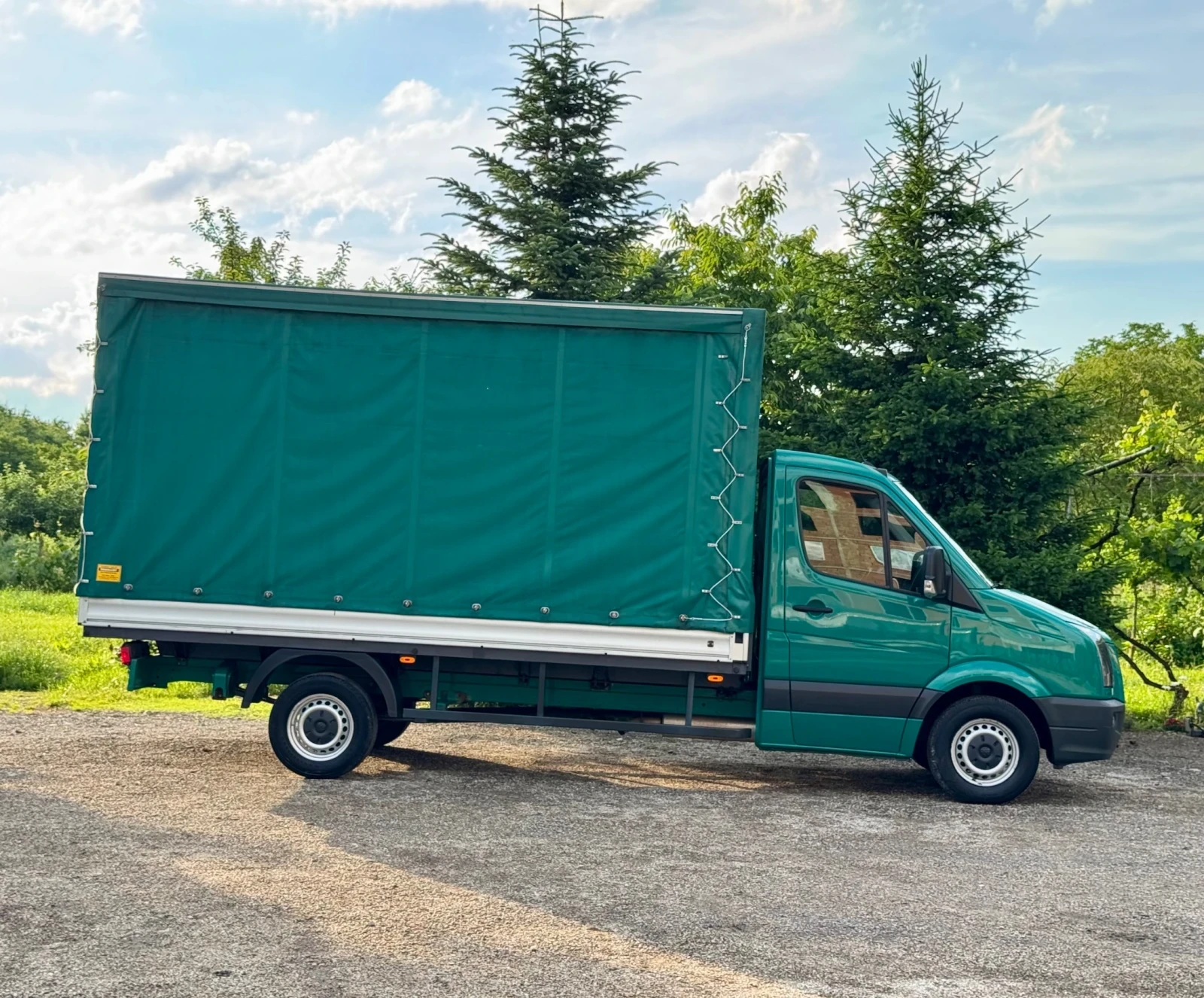 VW Crafter ЩОРА* КЛИМАТИК* НАВИГАЦИЯ* СЕРВИЗНИ ДОКУМЕНТИ, снимка 9 - Бусове и автобуси - 56006984