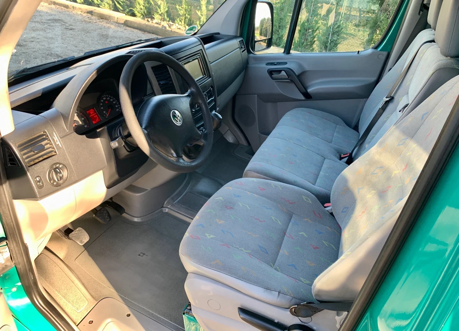 VW Crafter ЩОРА* КЛИМАТИК* НАВИГАЦИЯ* СЕРВИЗНИ ДОКУМЕНТИ, снимка 12 - Бусове и автобуси - 56006984